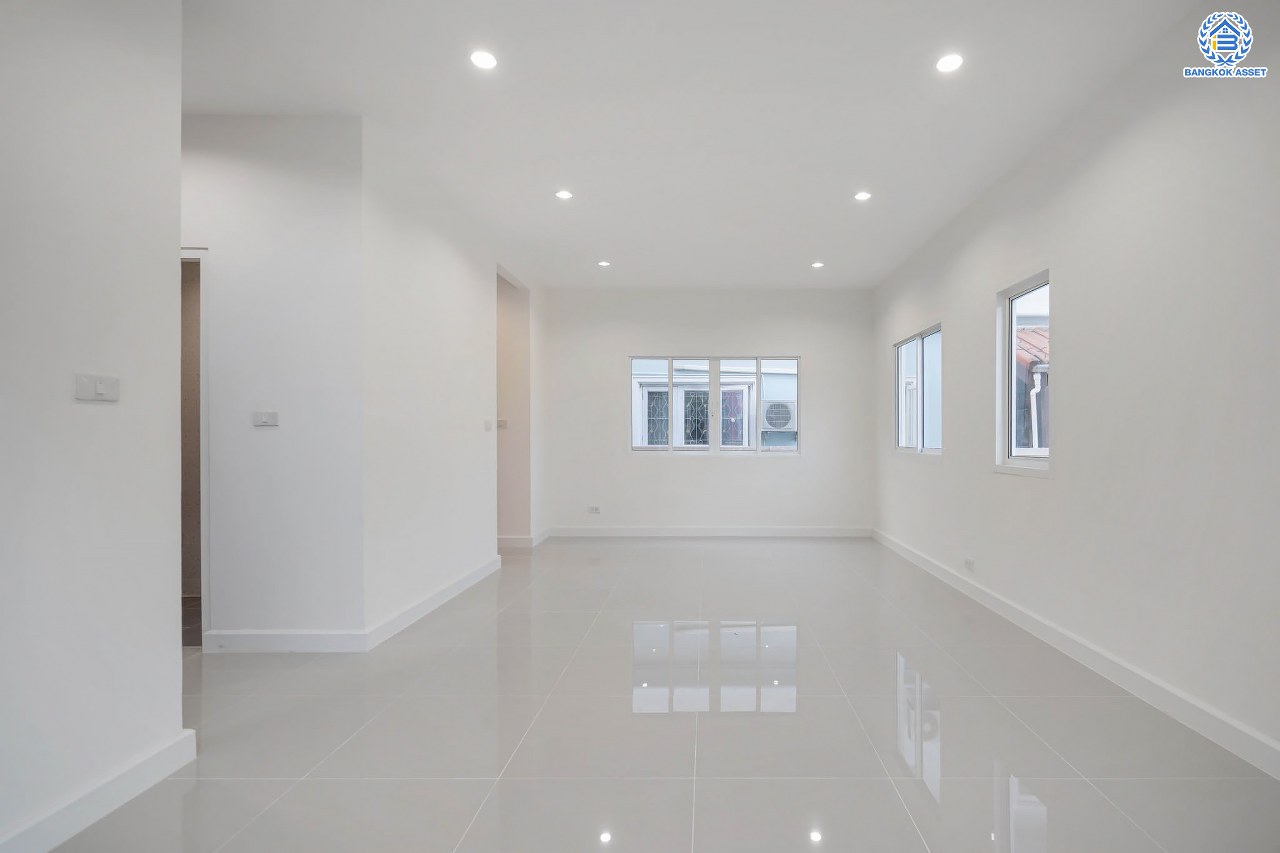 บ้านมือสองตกแต่งใหม่ โครงการ ภัสสร8 กาญจนาภิเษก (ซ.กันตนา) หลังมุม มีพื้นที่ขนาดใหญ่ เนื้อที่ 88.20 ตร.ว. ฟังก์ชั่น 3 ห้องนอน 3 ห้องน้ำ 1 ที่จอดรถ บนทำเลศักยภาพ โครงการติดถนนใหญ่ เข้า-ออกสะดวก ใกล้เซ็นทรัลเวสต์เกต รถไฟฟ้าสายสีม่วง "สถานีตลาดบางใหญ่" และจุดขึ้นทางด่วน "ศรีรัช"